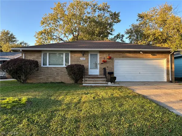 25201 Picone Lane, Bedford Heights, OH 44146