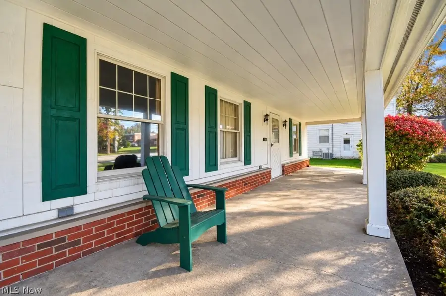 1323 Richmond Road, Lyndhurst, OH 44124 - #3