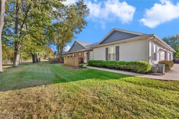 504 Heather Woods Drive, Elyria, OH 44035