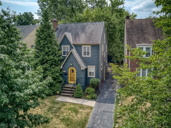 3534 Cedarbrook Road, University Heights, OH 44118