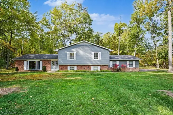 1138 Royal Oak Drive, Chagrin Falls, OH 44022