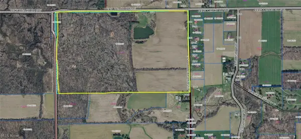 2271 Peck Leach Road, North Bloomfield, OH 44450