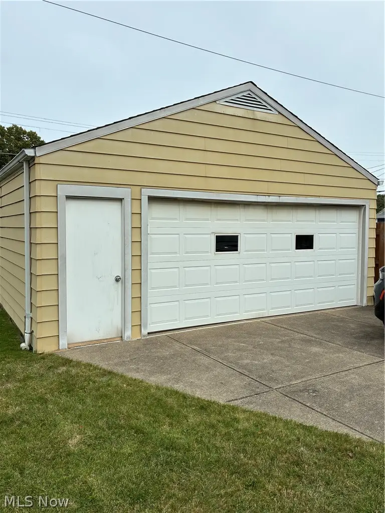 8812 Torrance Avenue, Brooklyn, OH 44144 - #3