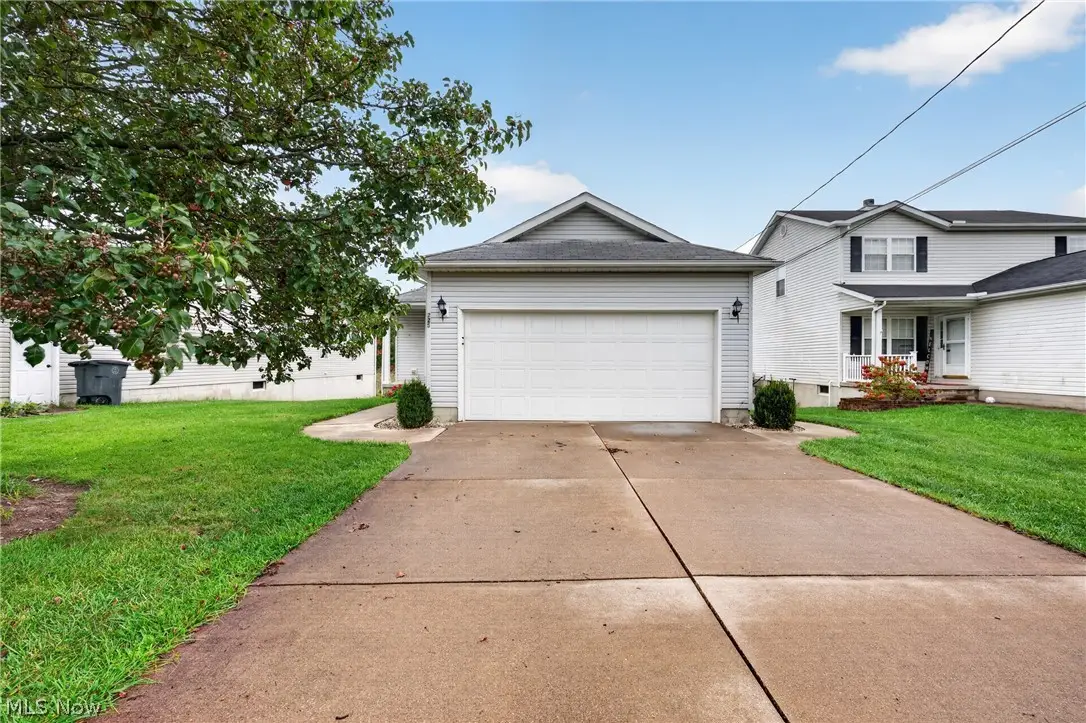 225 Waverly Avenue, Wadsworth, OH 44281 - #1