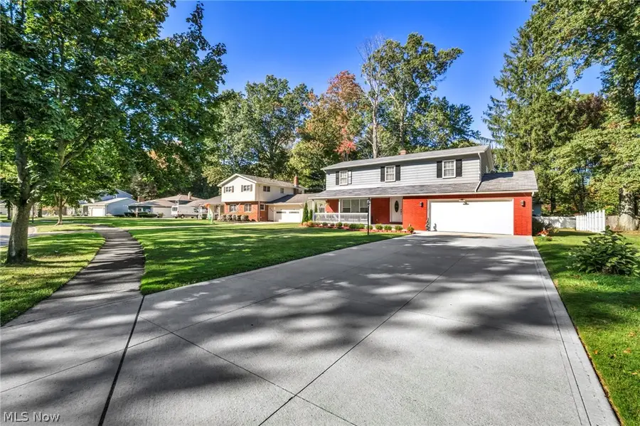 27478 Cottonwood Trail, North Olmsted, OH 44070 - #2