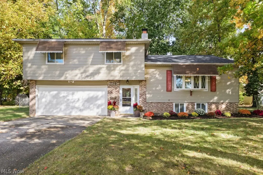 5523 Meadow Wood Boulevard, Lyndhurst, OH 44124 - #1