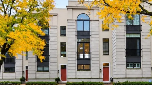 11609 Lake Avenue, Cleveland, OH 44102