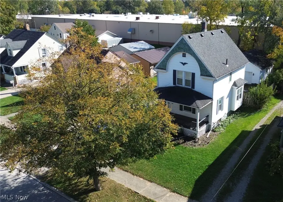 407 W Herrick Avenue, Wellington, OH 44090 - #3