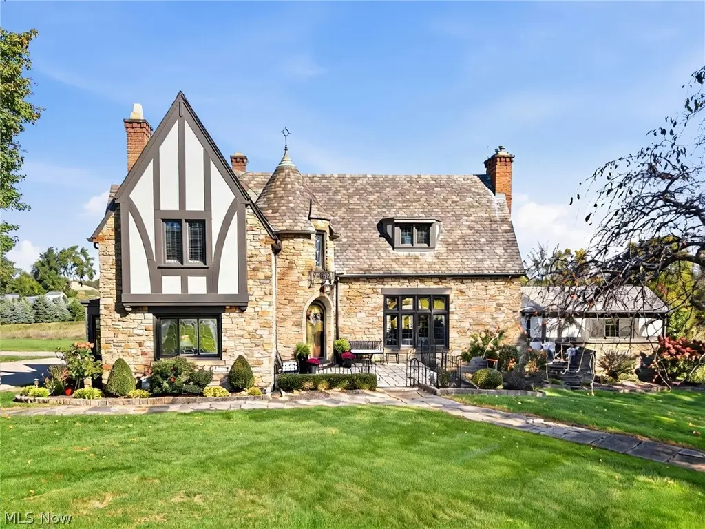 826 E Schaaf Road, Brooklyn Heights, OH 44131 - #1