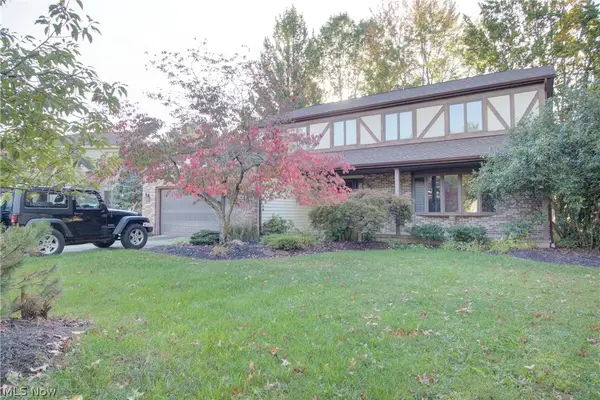 7170 Windwood Way, Olmsted Twp, OH 44138
