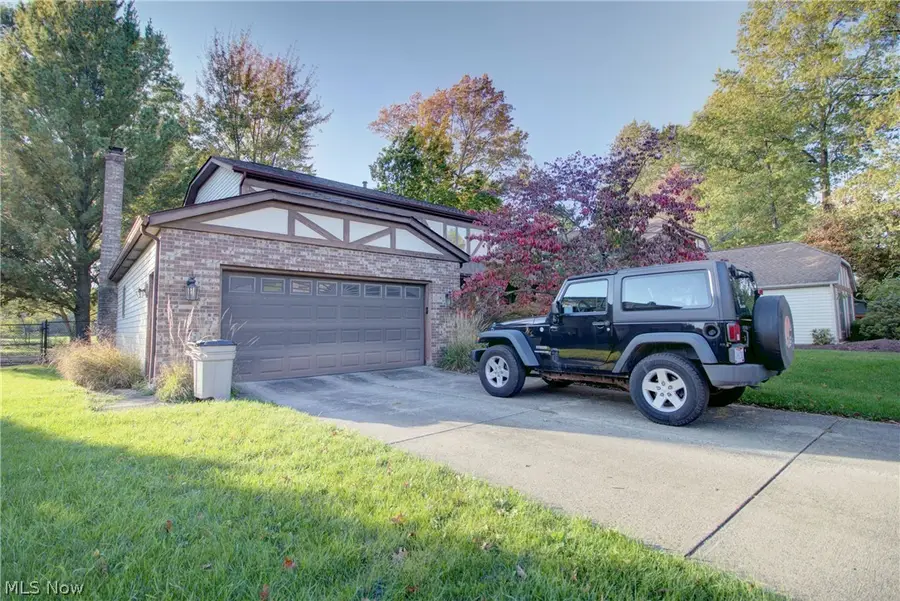 7170 Windwood Way, Olmsted, OH 44138 - #2