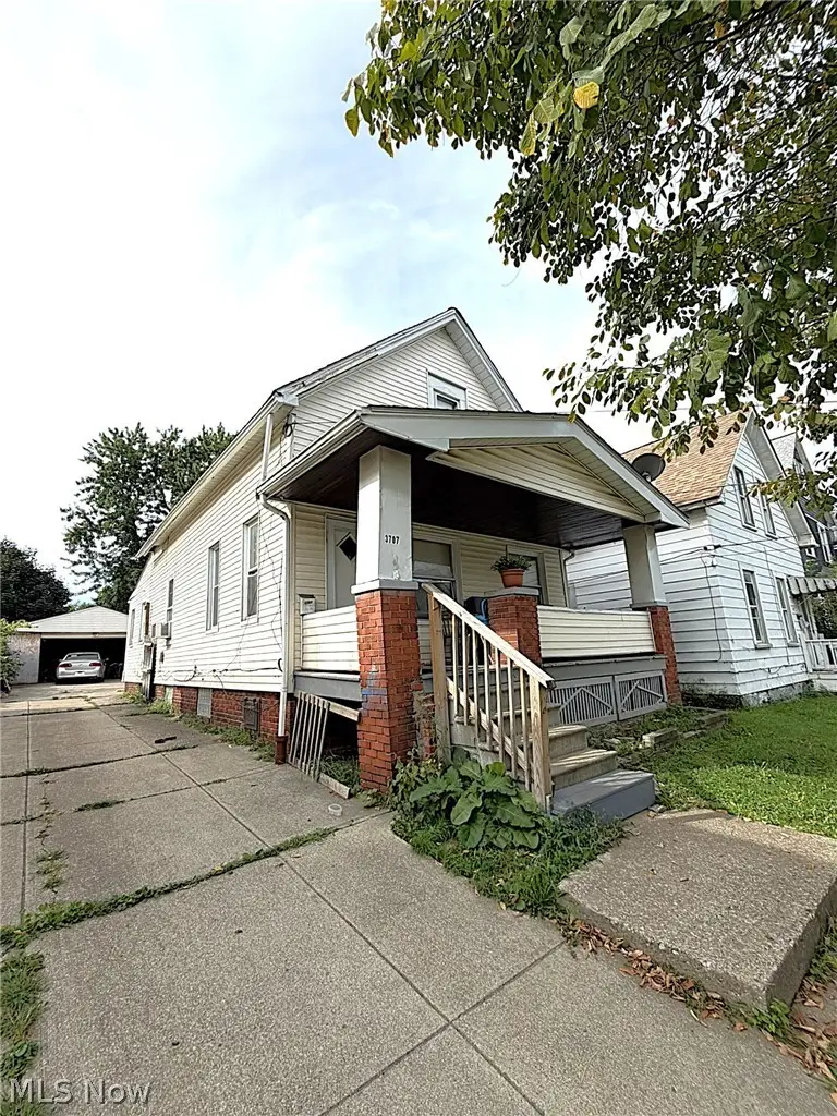 3707 Newark Avenue, Cleveland, OH 44109 - #2