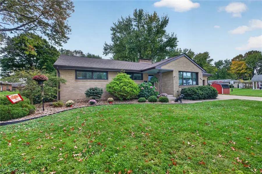 408 E 18th Street, Dover, OH 44622 - #2