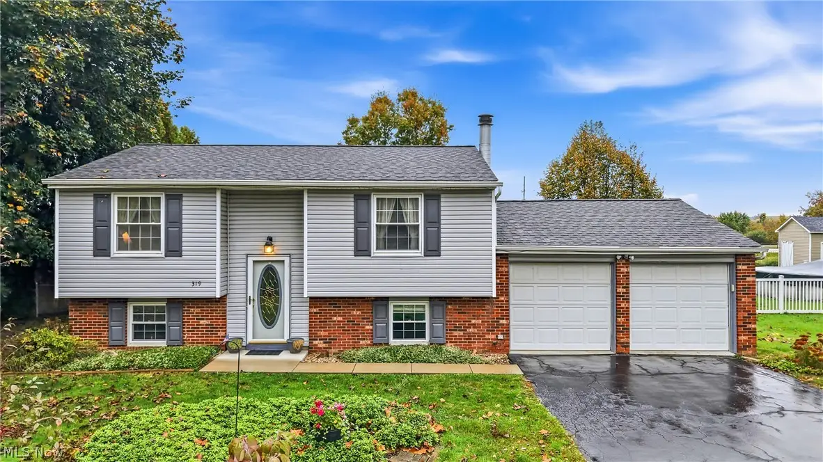319 Stewart Nw Avenue, Warren, OH 44483 - #1