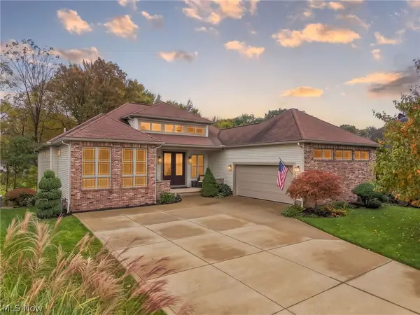 1137 Laurel Green Ne Drive, North Canton, OH 44720