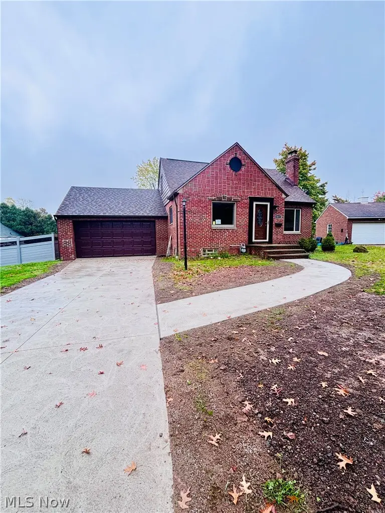 5817 Flower Drive, Parma Heights, OH 44130 - #2