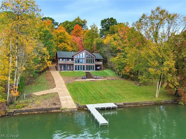 140 W Mohawk Drive, Malvern, OH 44644