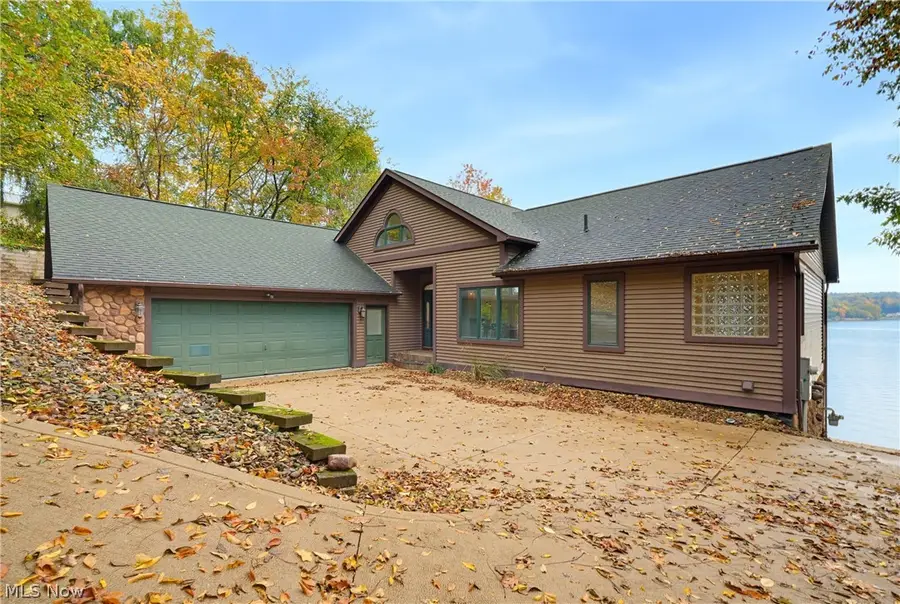 140 W Mohawk Drive, Malvern, OH 44644 - #2