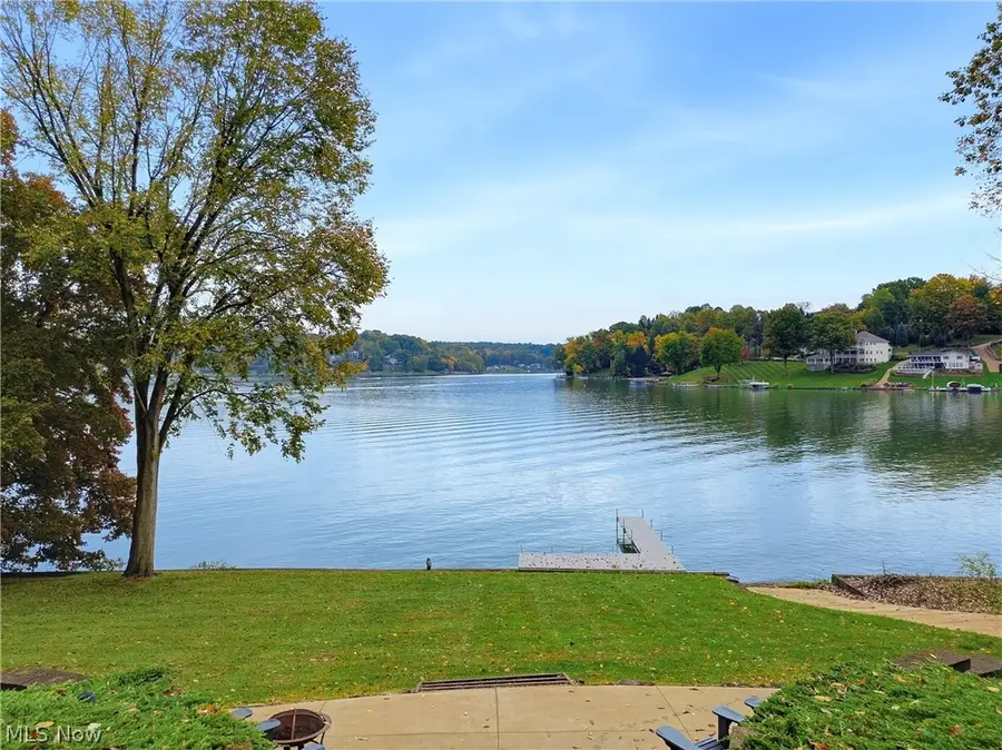 140 W Mohawk Drive, Malvern, OH 44644 - #3