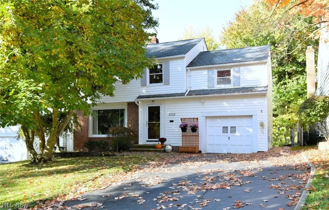 1528 Lyndhurst Road, Lyndhurst, OH 44124 - #1