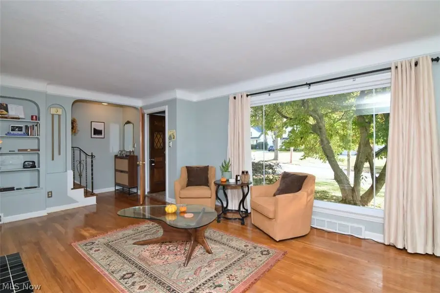 1528 Lyndhurst Road, Lyndhurst, OH 44124 - #3