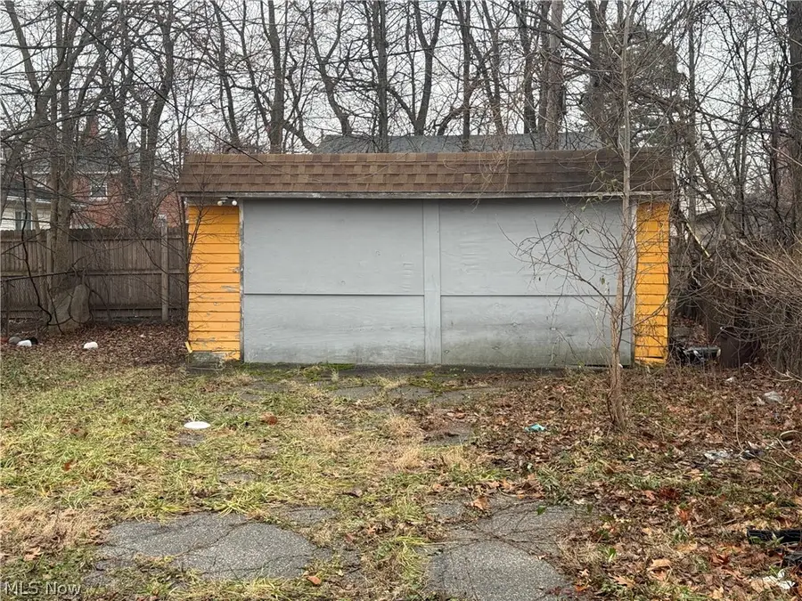 3253 E 143rd Street, Cleveland, OH 44120 - #3