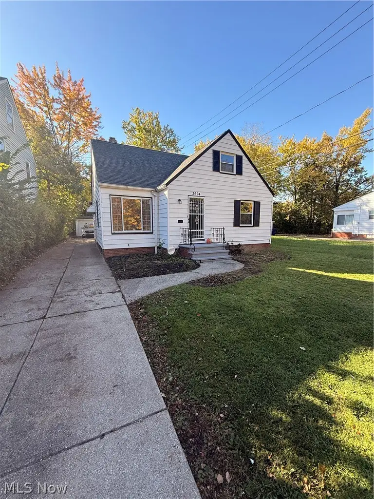 3694 Grosvenor Road, Cleveland Heights, OH 44118 - #1