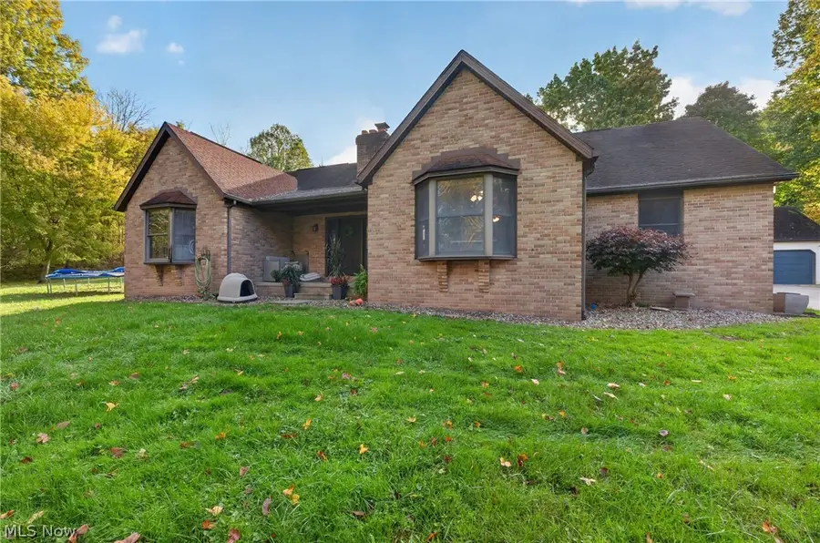 5900 Timber Avenue, Louisville, OH 44641 - #2