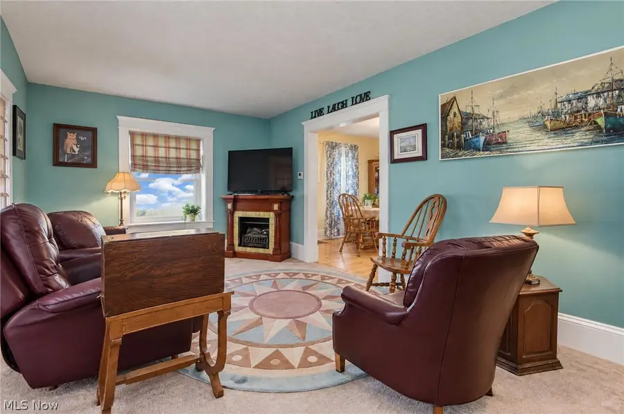 406 New 4th Street, Fairport Harbor, OH 44077 - #3