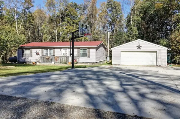 6791 Tracy Rd Se, Uhrichsville, OH 44683