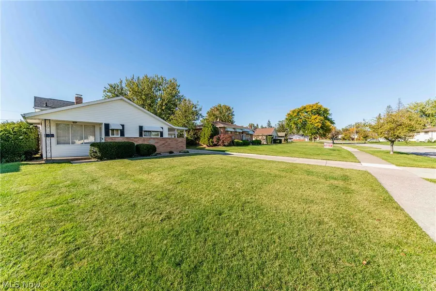 5846 Scarlet Oak Drive, Bedford Heights, OH 44146 - #3
