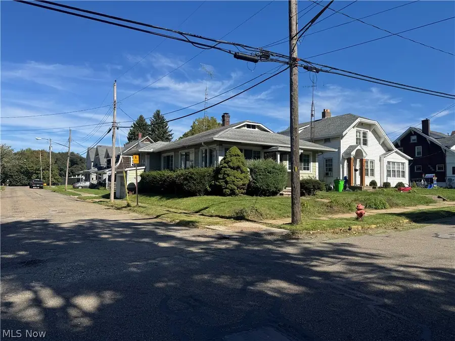 97 W Oxford Street, Alliance, OH 44601 - #2