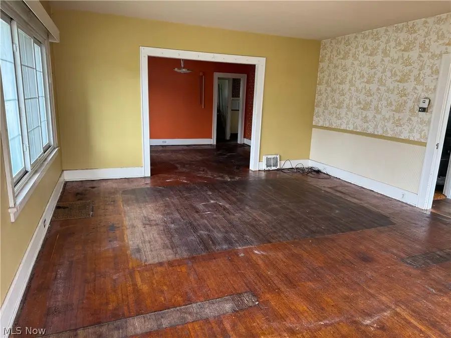 97 W Oxford Street, Alliance, OH 44601 - #3