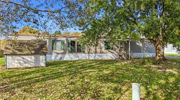 1030 South Park Court, Brookfield, OH 44403