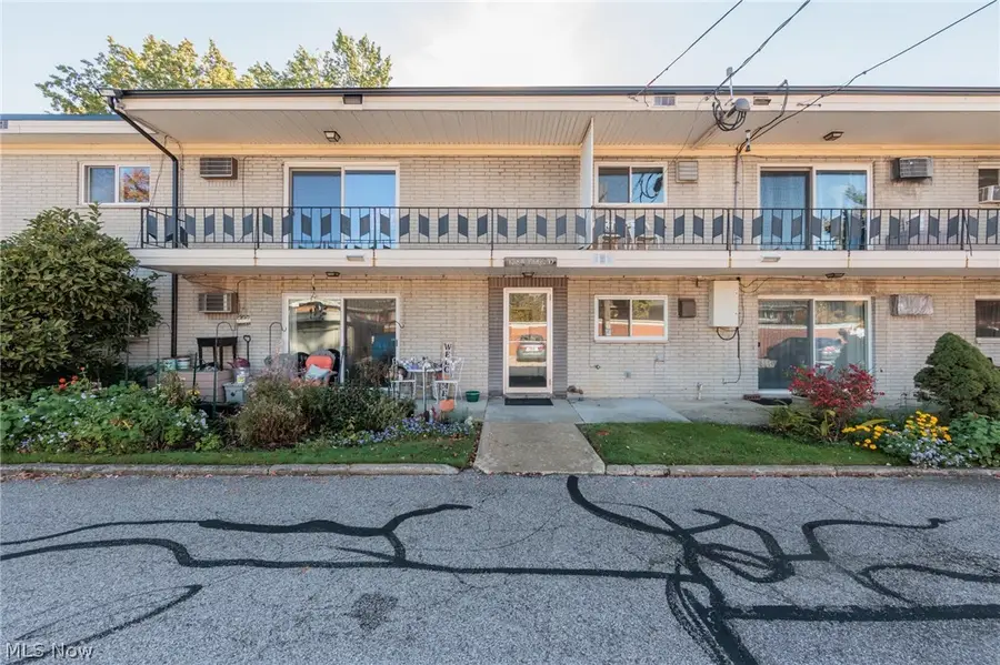 1384 Golden Gate Boulevard #D206, Mayfield Heights, OH 44124 - #2