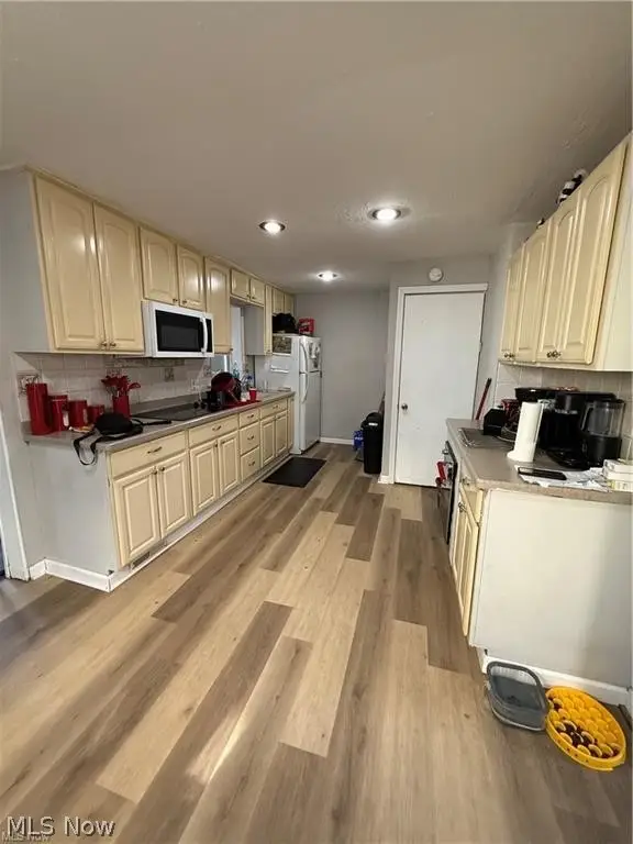 2824 9th Nw Street, Canton, OH 44708 - #2