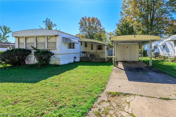 51 Patio Lane, Olmsted Twp, OH 44138