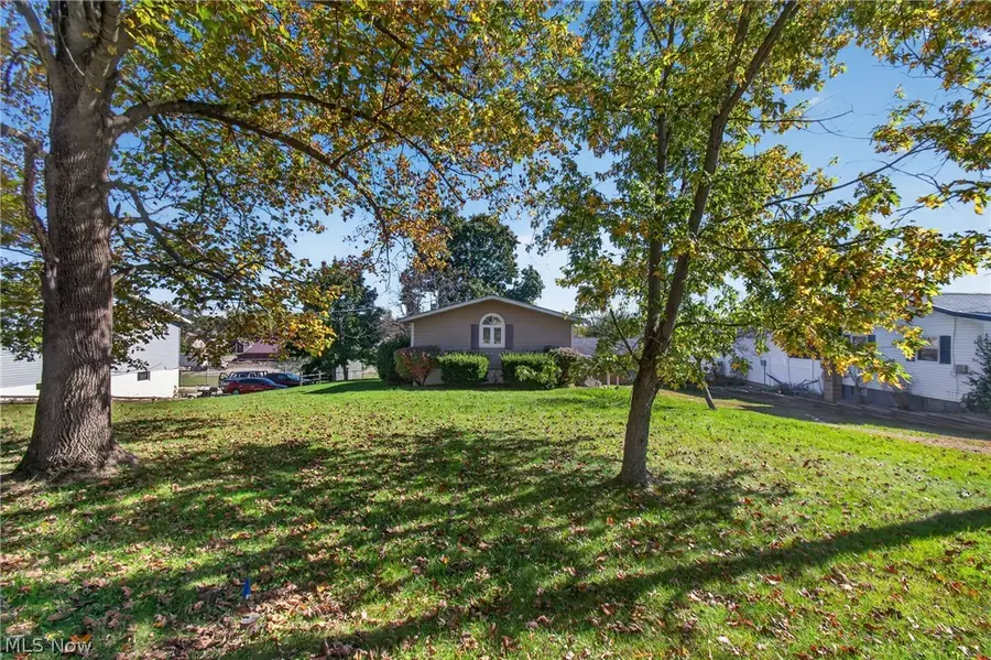 410 Mckinley Nw Avenue, Carrollton, OH 44615 - #2