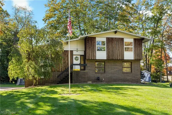 1734 E Broad Street, Louisville, OH 44641