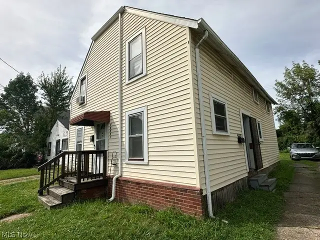 12624 Emery Avenue, Cleveland, OH 44135 - #2