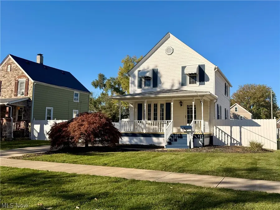 1633 E 34th Street, Lorain, OH 44055 - #3