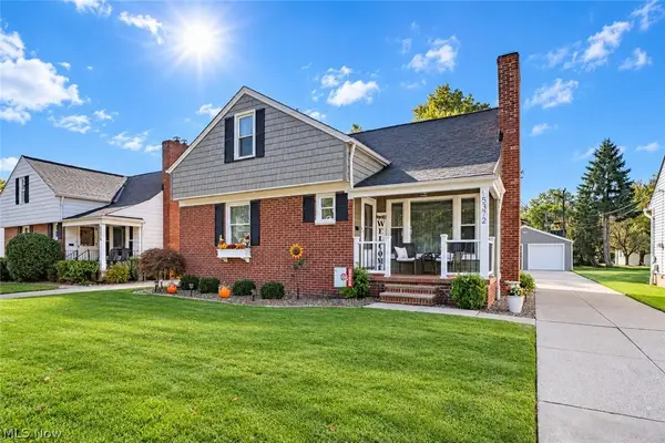 5372 Beacon Road, Lyndhurst, OH 44124