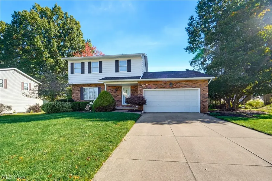 3317 Cherrywood Drive, Barberton, OH 44203 - #2