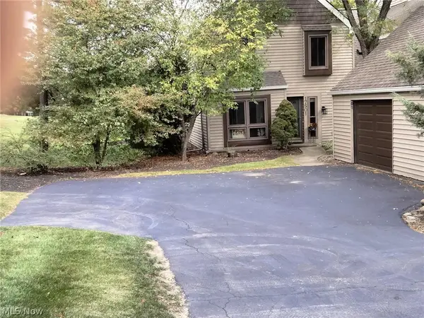 17501 Fairlawn Drive, Chagrin Falls, OH 44023