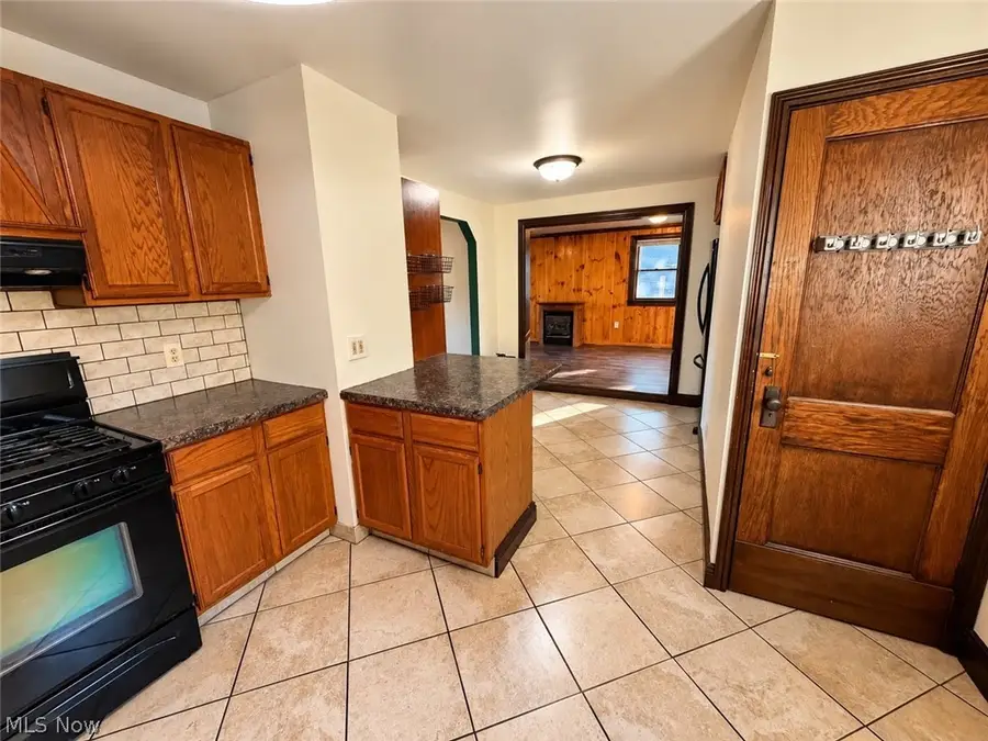 2368 Congo Street, Akron, OH 44305 - #3
