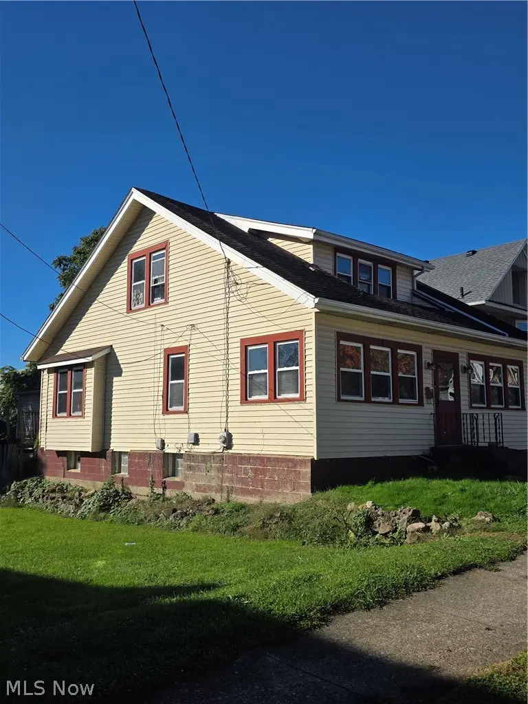 906 Silvercrest Avenue, Akron, OH 44314 - #3