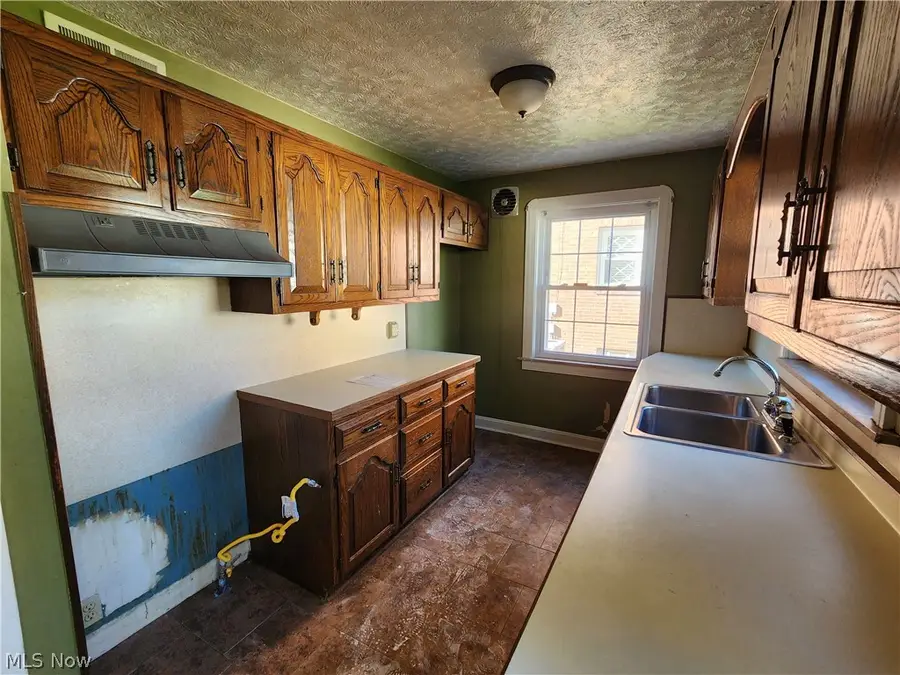 214 Maywood Drive, Youngstown, OH 44512 - #3