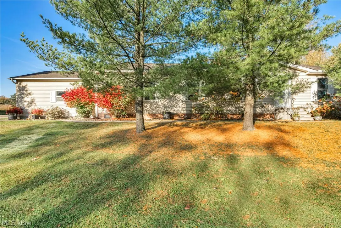 557 Chambers Road, Chardon, OH 44024 - #1