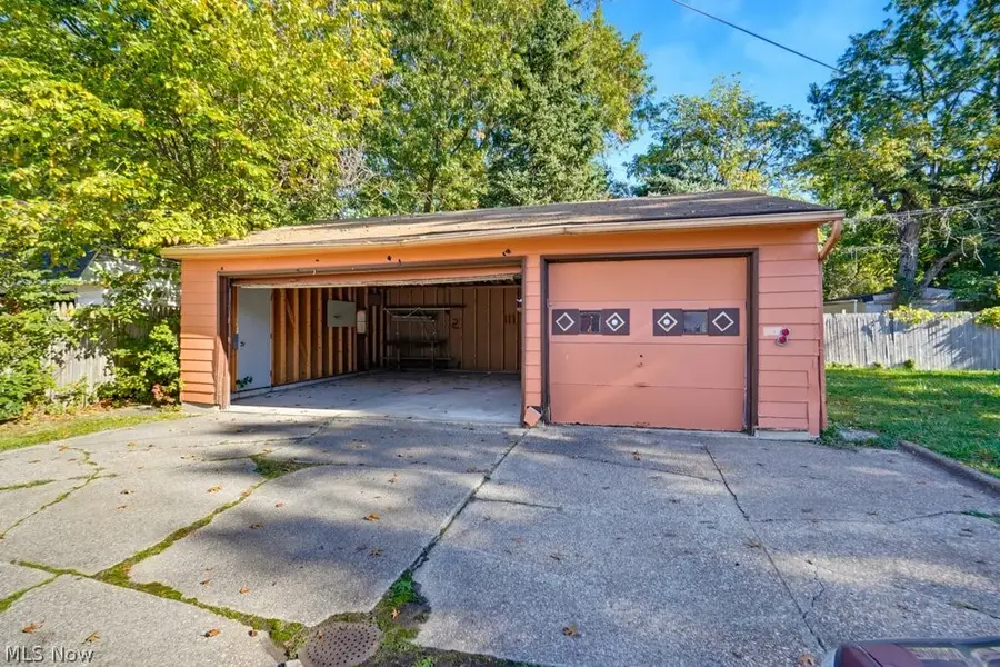1673 Hillview Road, Cleveland, OH 44112 - #3