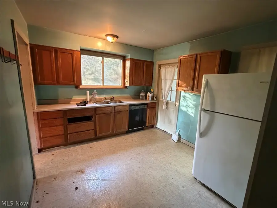 2581 Saxe Road, Mogadore, OH 44260 - #3